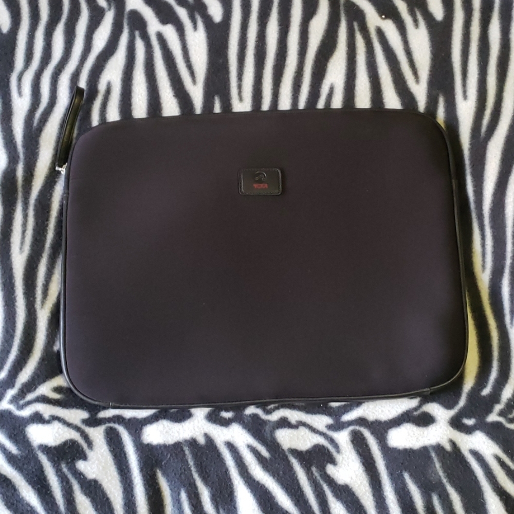 Tumi Tech Portfolio soft laptop case /sleeve